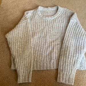 cute american eagle sweater in fantastic condition